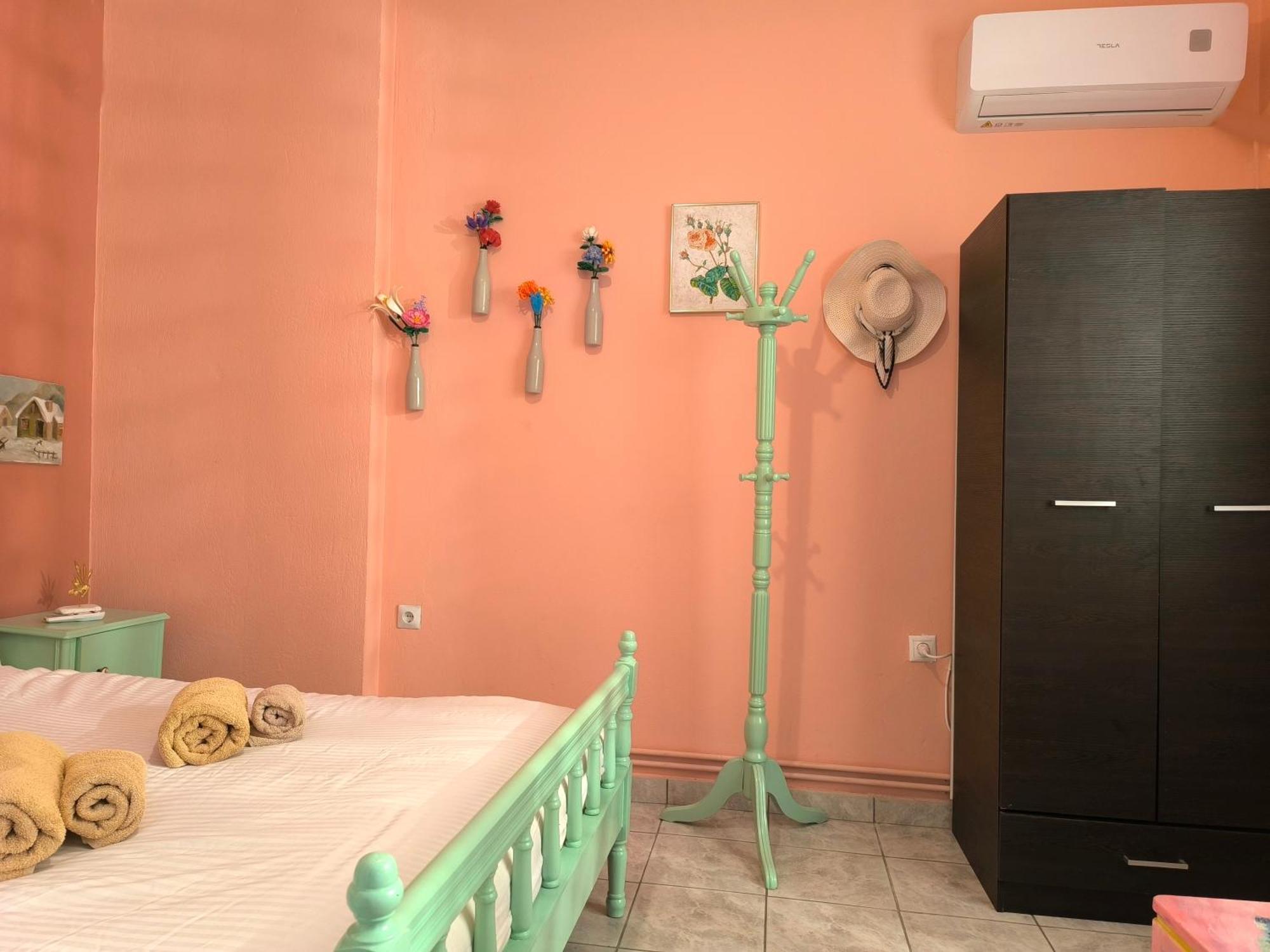 אתונה Casa Bonita, House With Private Entrance And Garden, Between Center And Sea מראה חיצוני תמונה